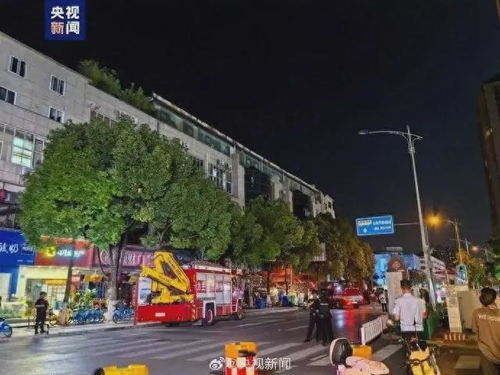 官方掛牌督辦昆明廣告牌墜落事故 嚴(yán)肅查處守護(hù)公共安全